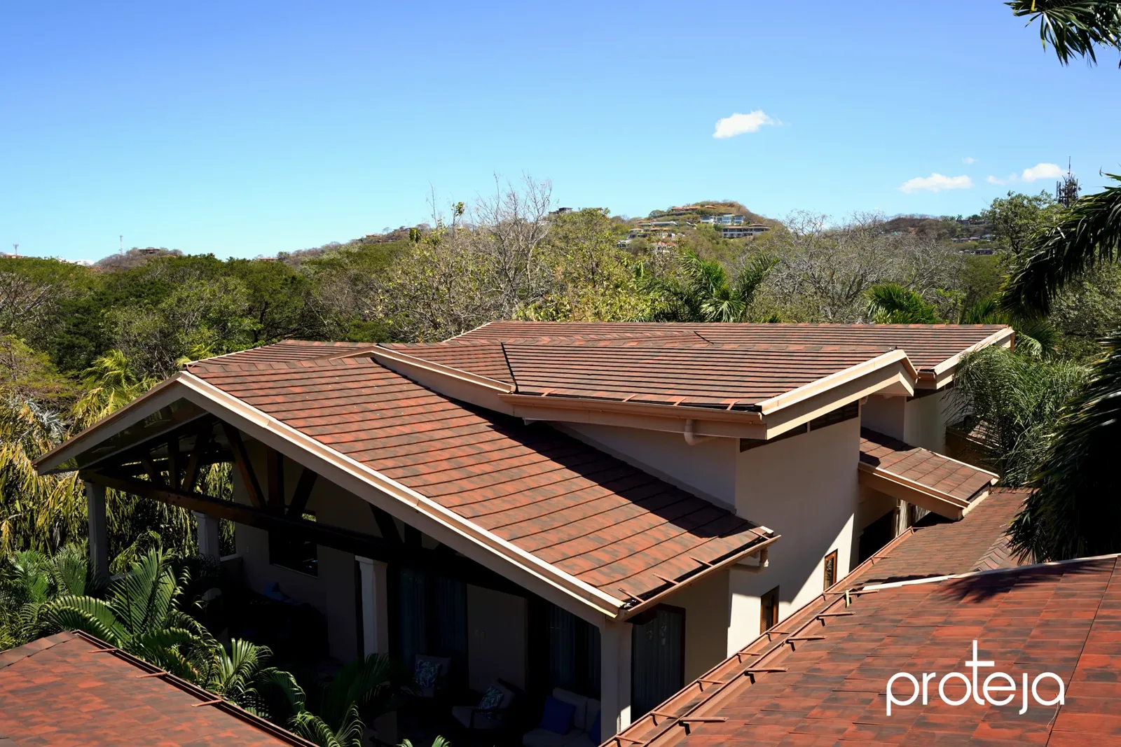 Vivienda en zona montañosa con teja FlatPro